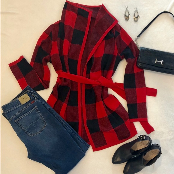 Carmen Marc Valvo Sweaters - Carmen Marc Valvo Flannel open front Buffalo plaid